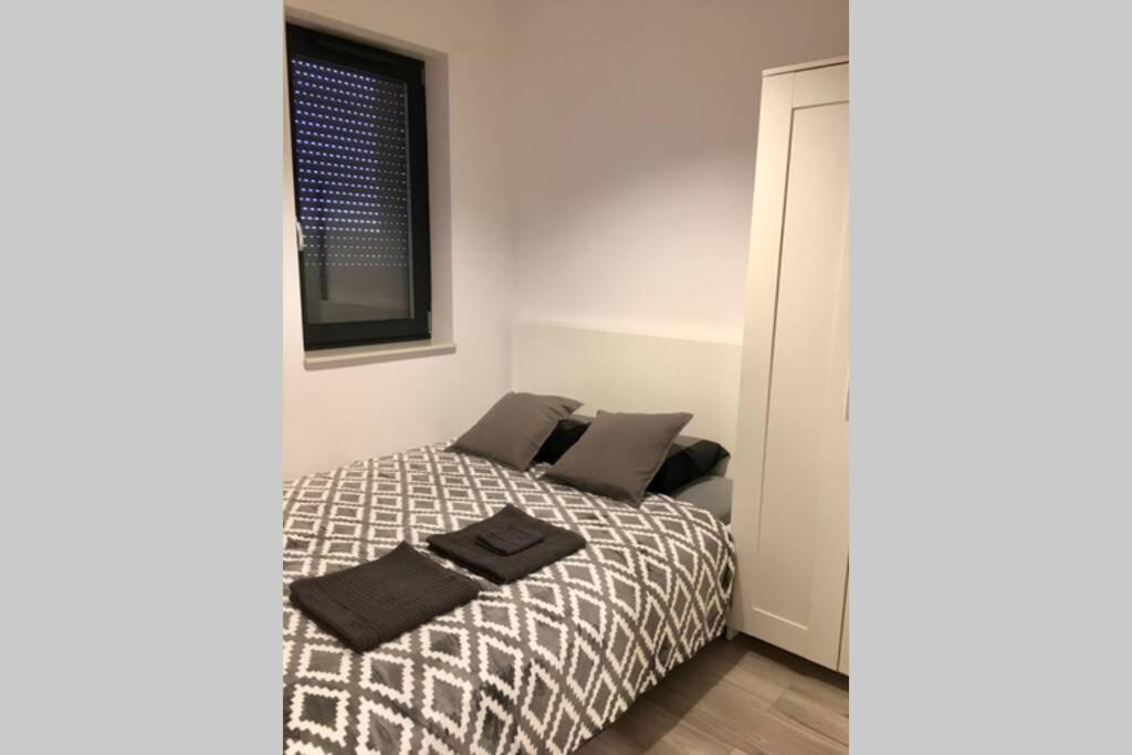 Apartament Fibra Brownie Ρίμπνικ Εξωτερικό φωτογραφία