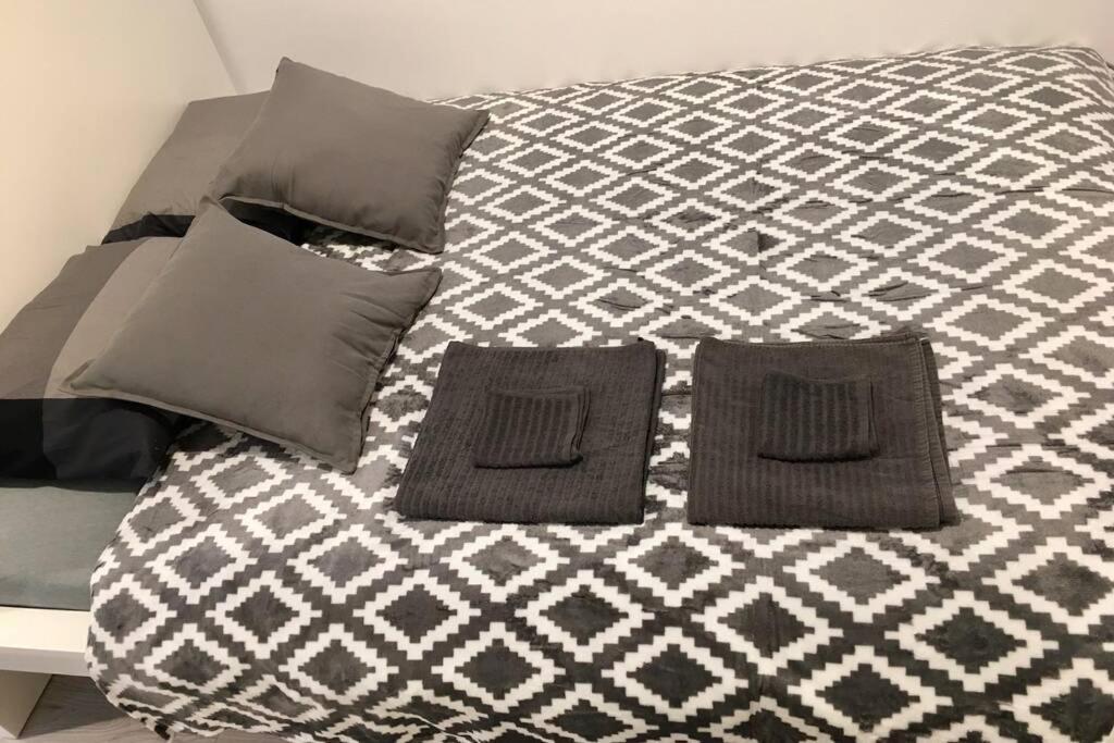 Apartament Fibra Brownie Ρίμπνικ Εξωτερικό φωτογραφία